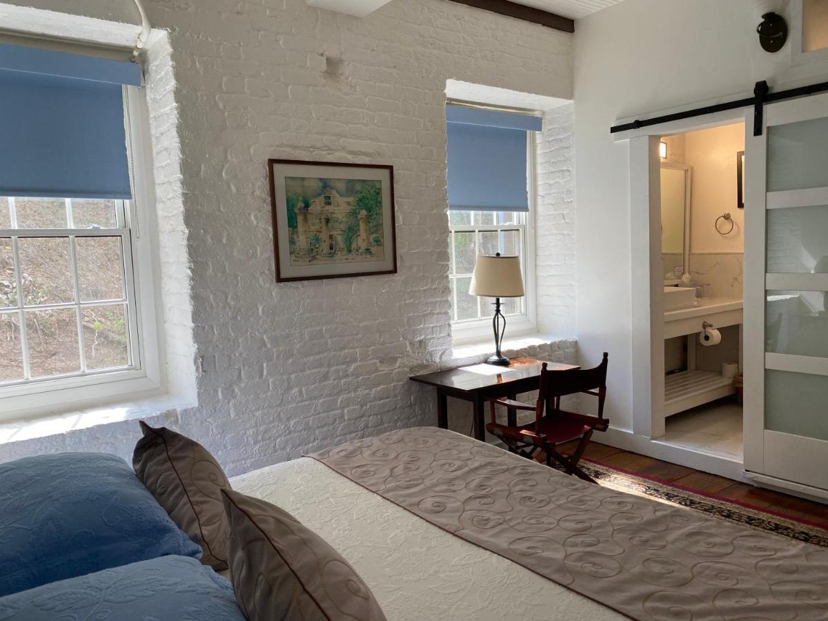 Admiral'S Inn And Gunpowder Suites English Harbour Esterno foto