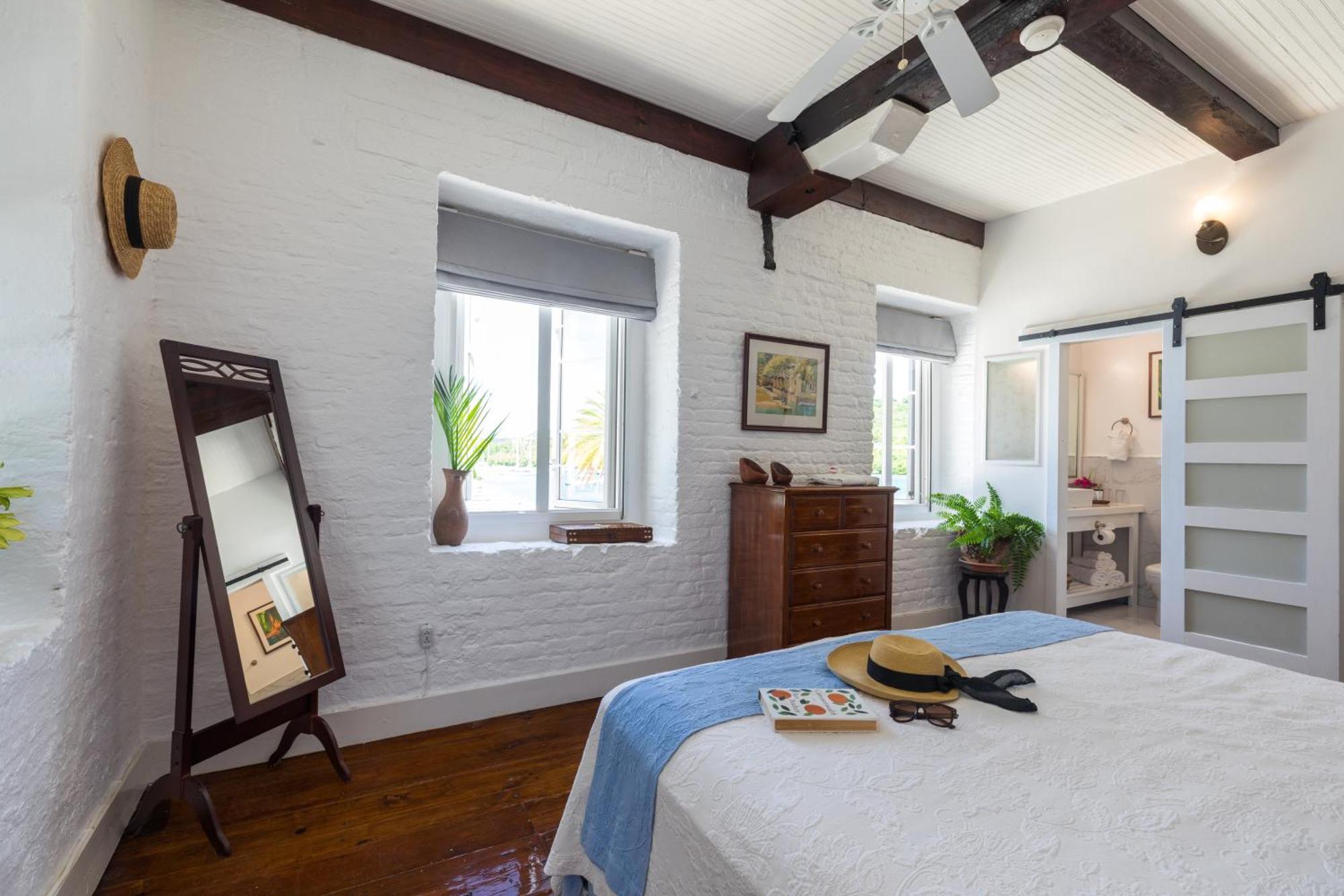 Admiral'S Inn And Gunpowder Suites English Harbour Esterno foto