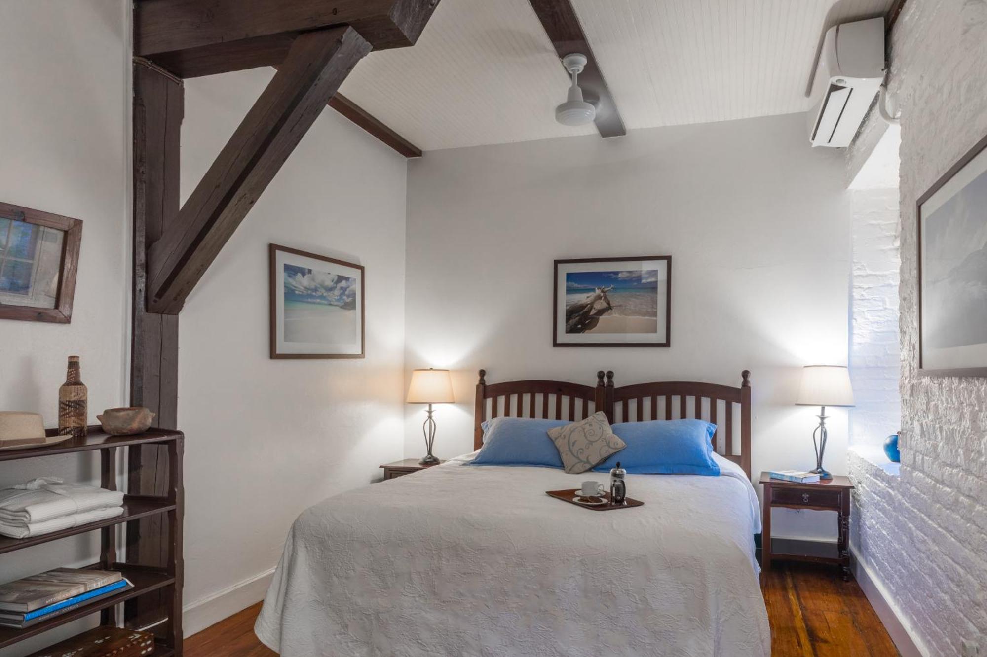 Admiral'S Inn And Gunpowder Suites English Harbour Esterno foto